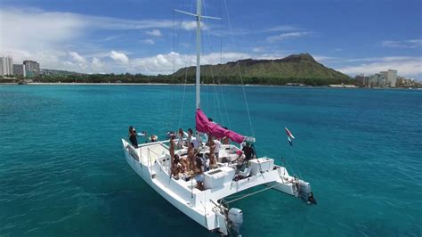 Cruising the Islands in Style: Island Magic Catamaran
